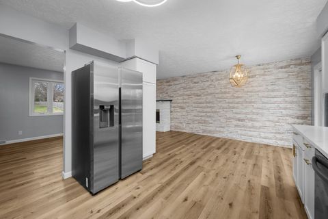 Tiny photo for 2501 E 34th Street Court, Davenport, IA 52807 (MLS # 12609131)