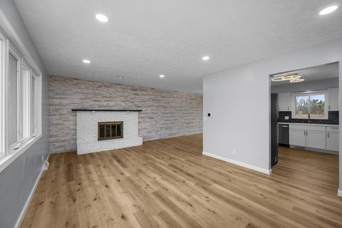 Tiny photo for 2501 E 34th Street Court, Davenport, IA 52807 (MLS # 12609131)