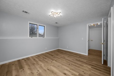 Tiny photo for 2501 E 34th Street Court, Davenport, IA 52807 (MLS # 12609131)