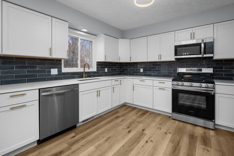 Tiny photo for 2501 E 34th Street Court, Davenport, IA 52807 (MLS # 12609131)