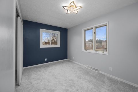 Tiny photo for 2501 E 34th Street Court, Davenport, IA 52807 (MLS # 12609131)