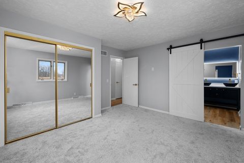 Tiny photo for 2501 E 34th Street Court, Davenport, IA 52807 (MLS # 12609131)