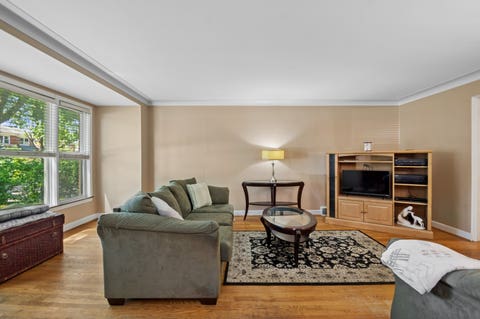 Tiny photo for 2904 W Fargo Avenue, Chicago, IL 60645 (MLS # 12729585)