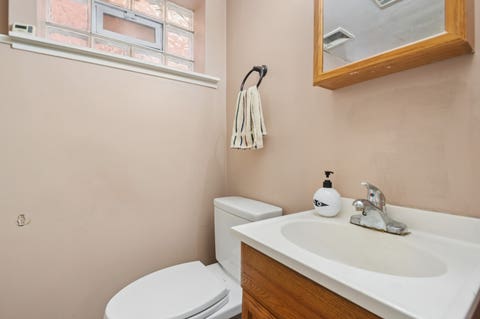 Tiny photo for 2904 W Fargo Avenue, Chicago, IL 60645 (MLS # 12729585)