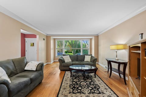 Tiny photo for 2904 W Fargo Avenue, Chicago, IL 60645 (MLS # 12729585)