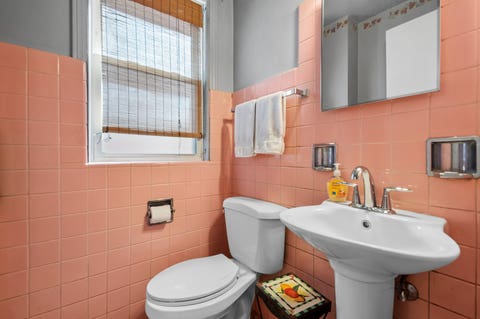 Tiny photo for 2904 W Fargo Avenue, Chicago, IL 60645 (MLS # 12729585)
