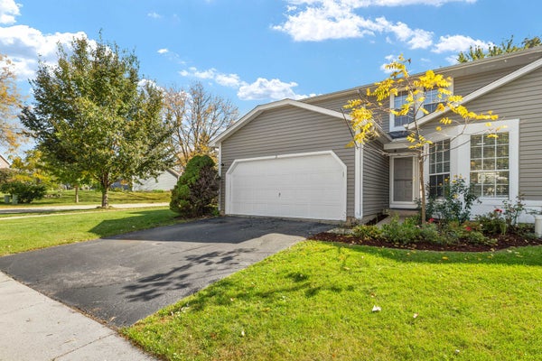 3 DORCHESTER CT, STREAMWOOD, IL 60107 - Image b3a5ecd3faeb4efc3740f32c62badb43/911665441