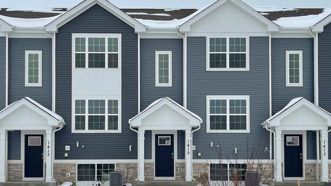 Photo of 1415 Oakfield Lane, Pingree Grove, IL 60140 (MLS # 12595291)