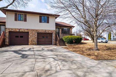 Tiny photo for 1609 Beech Street #B, Normal, IL 61761 (MLS # 12582476)
