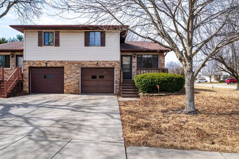 Tiny photo for 1609 Beech Street #B, Normal, IL 61761 (MLS # 12582476)
