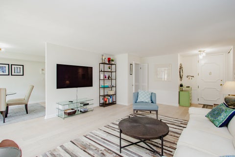 Tiny photo for 2420 W Talcott Road #211, Park Ridge, IL 60068 (MLS # 12655217)