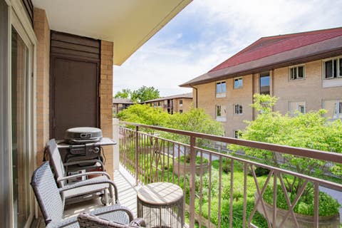 Tiny photo for 2420 W Talcott Road #211, Park Ridge, IL 60068 (MLS # 12655217)