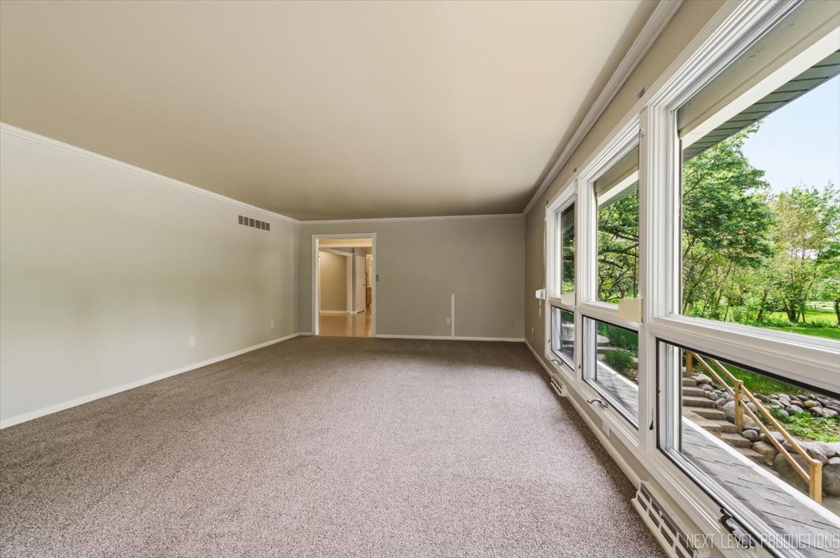 38W042 Silver Glen Road