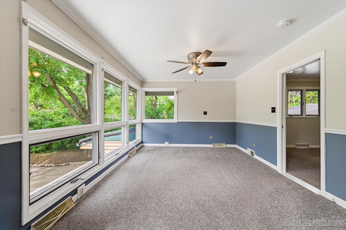 38W042 Silver Glen Road