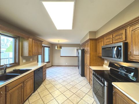 Tiny photo for 19 Old Farm N Court, Bradley, IL 60915 (MLS # 12583492)