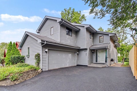 Photo of 26469 N Il Route 83, Mundelein, IL 60060 (MLS # 12755417)