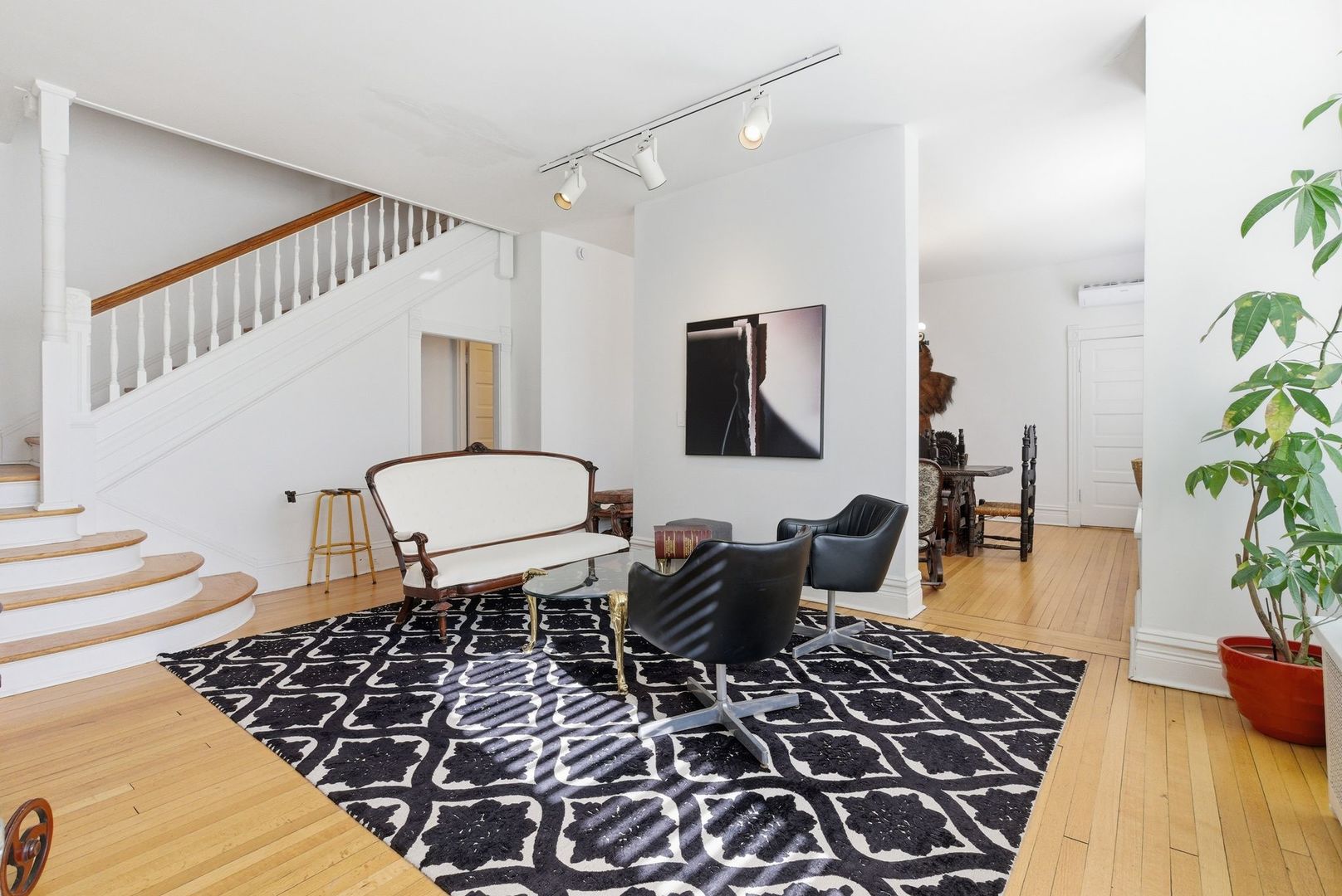 2001 Orrington Avenue 2001