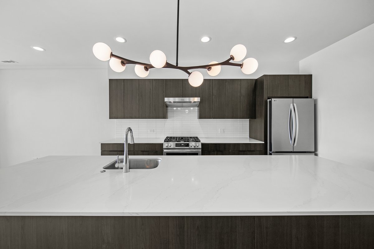 1801 W Grand Avenue 405