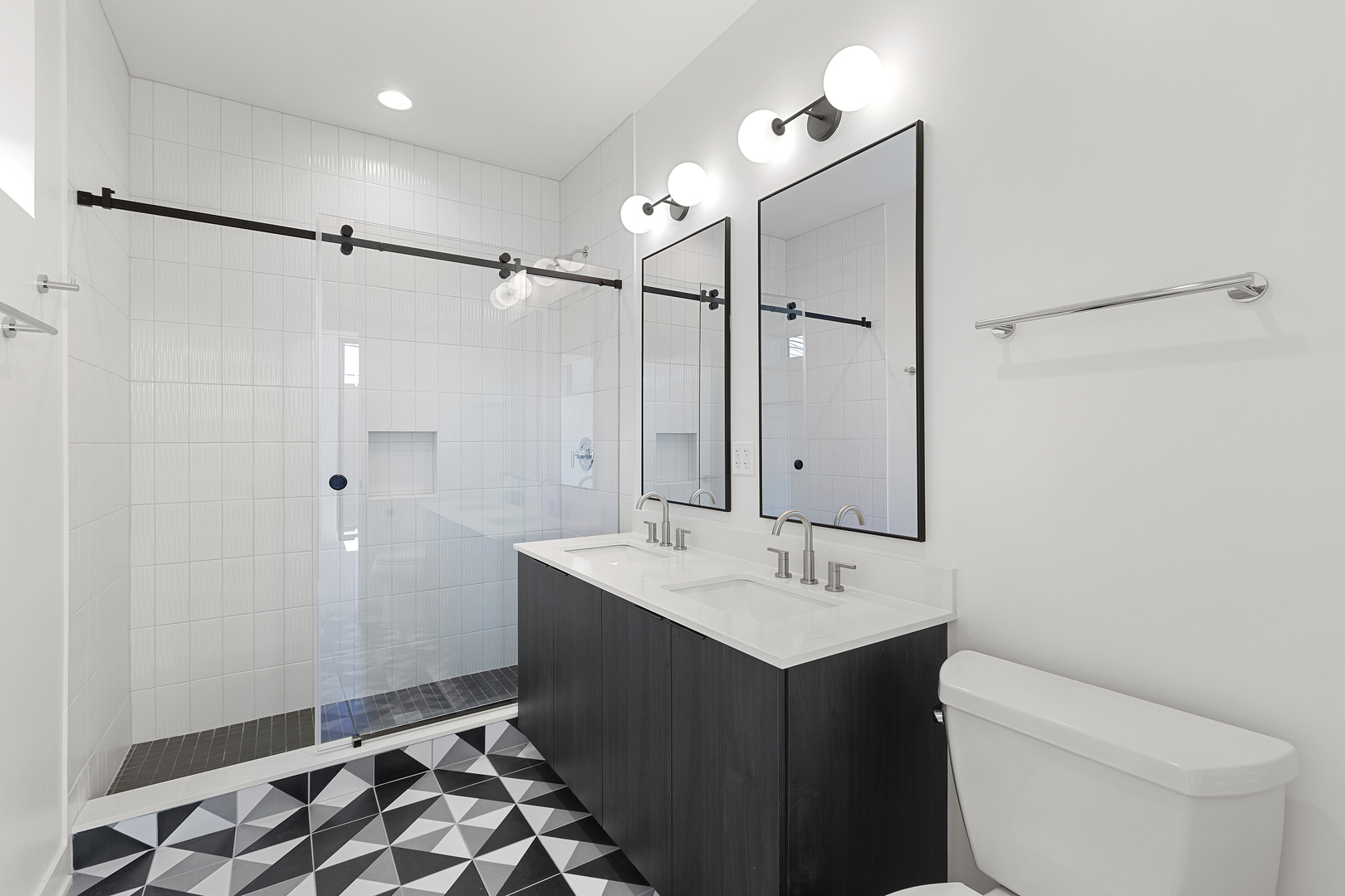 1801 W Grand Avenue 405