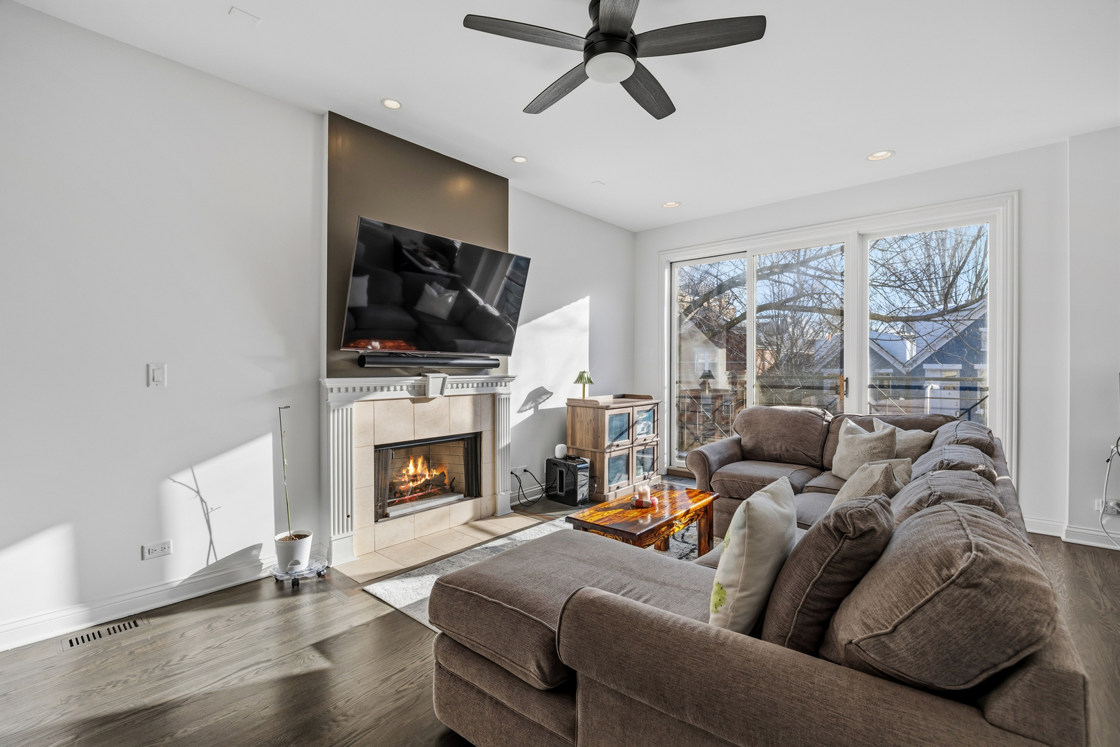 1022 N PAULINA Street 2