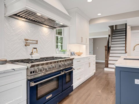 Tiny photo for 260 STONEGATE Road, Clarendon Hills, IL 60514 (MLS # 12664092)