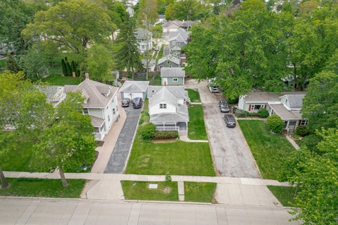 Tiny photo for 434 E Washington Street, West Chicago, IL 60185 (MLS # 12648127)