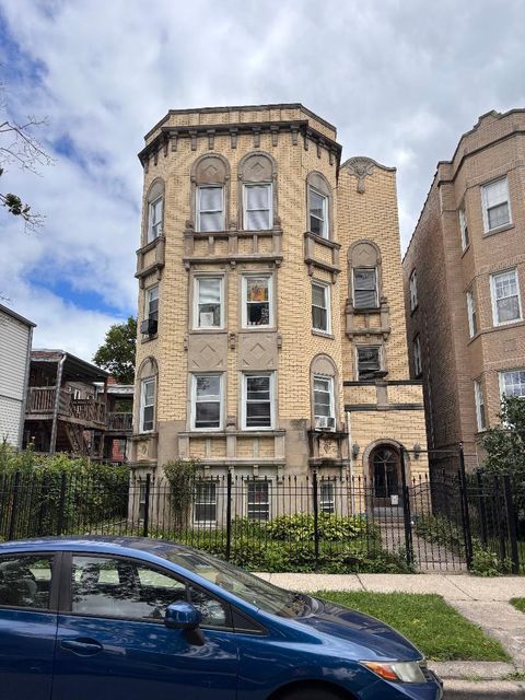 6151 N Mozart Street Chicago IL 60659
