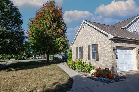 Tiny photo for 6 Knollbrook Court, Bloomington, IL 61705 (MLS # 12501390)