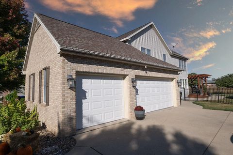 Tiny photo for 6 Knollbrook Court, Bloomington, IL 61705 (MLS # 12501390)