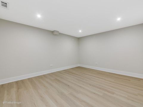 Tiny photo for 6207 N Hiawatha Ave, Chicago, IL 60646 (MLS # 12486373)