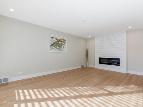 Tiny photo for 6207 N Hiawatha Ave, Chicago, IL 60646 (MLS # 12486373)