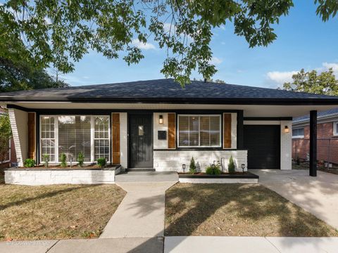 Tiny photo for 6207 N Hiawatha Ave, Chicago, IL 60646 (MLS # 12486373)