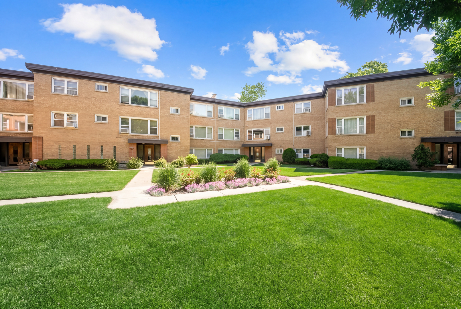 6809 N Northwest Highway 2
