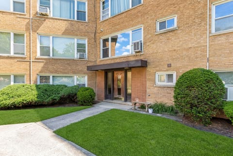 Photo of 6809 N Northwest Highway #2, Chicago, IL 60631 (MLS # 12668137)