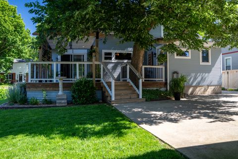 Tiny photo for 1117 E Olive Street, Bloomington, IL 61701 (MLS # 12683937)