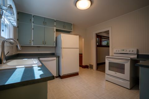 Tiny photo for 1117 E Olive Street, Bloomington, IL 61701 (MLS # 12683937)