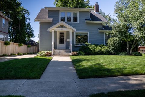 Photo of 1117 E Olive Street, Bloomington, IL 61701 (MLS # 12683937)
