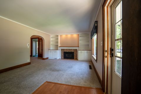 Tiny photo for 1117 E Olive Street, Bloomington, IL 61701 (MLS # 12683937)