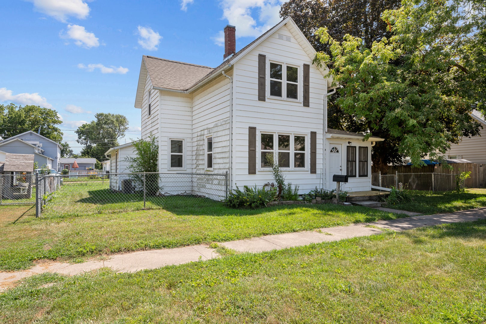 2223 N 6TH Street
