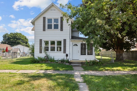Photo of 2223 N 6TH Street, Clinton, IA 52732 (MLS # 12720087)