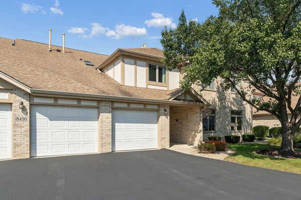 18430 PINE CONE DR APT 4, TINLEY PARK, IL 60477 - Image b3bf1a3fcdda58828a585bc7a1645b8c/1389925702