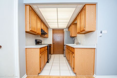 Tiny photo for 12809 Carriage Lane #9, Crestwood, IL 60418 (MLS # 12498178)