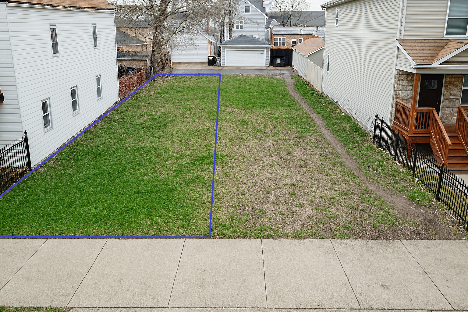 2457 W 46th Place