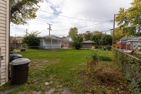 Tiny photo for 3212 Clinton Avenue, Berwyn, IL 60402 (MLS # 12504188)