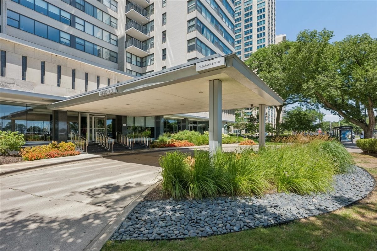 3440 N Lake Shore Drive 5G