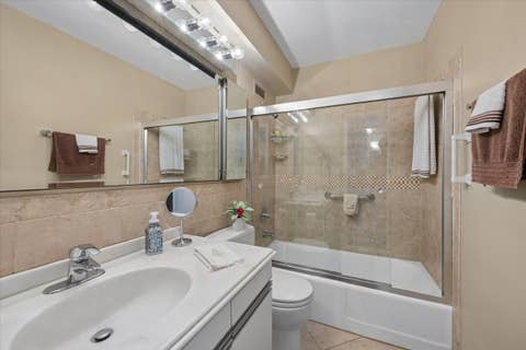 Tiny photo for 3440 N Lake Shore Drive #5G, Chicago, IL 60657 (MLS # 12725565)