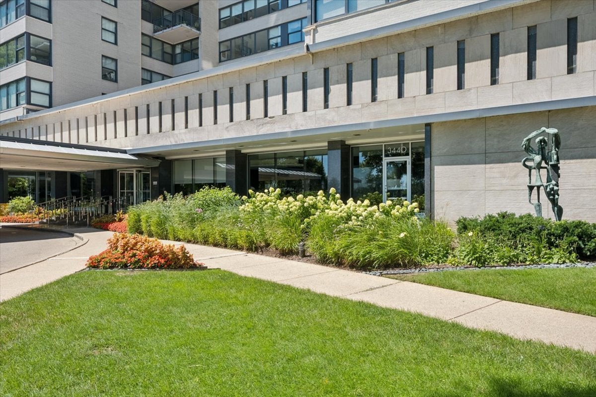 3440 N Lake Shore Drive 5G