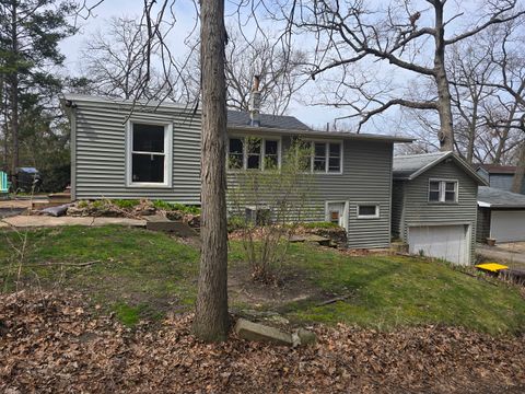 Photo of 2616 Apache Trail, McHenry, IL 60051 (MLS # 12551304)