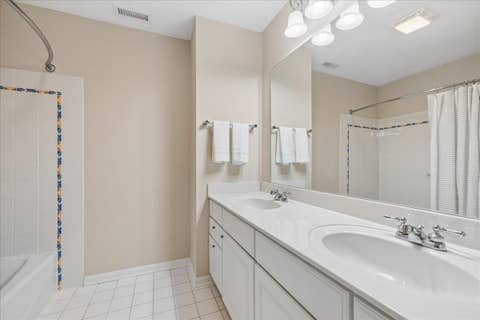 Tiny photo for 441 Appley Avenue, Libertyville, IL 60048 (MLS # 12678082)