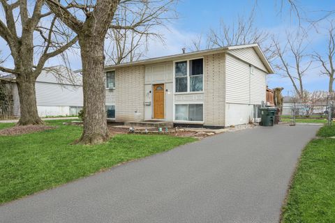 Photo of 350 E Tulip Drive, Glenwood, IL 60425 (MLS # 12479375)